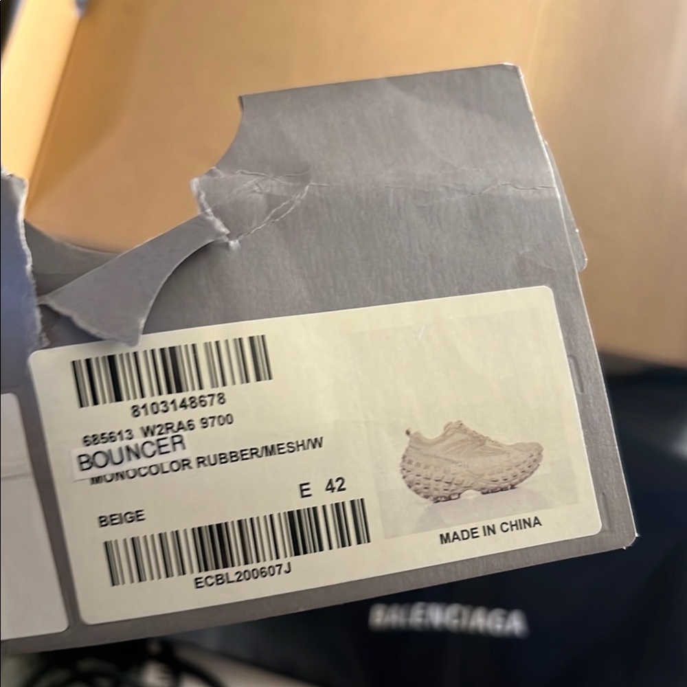 Balenciaga Bouncer Sneakers Men’s Size EU-42 US-8 Beige Athletic Shoes - Picture 11 of 16